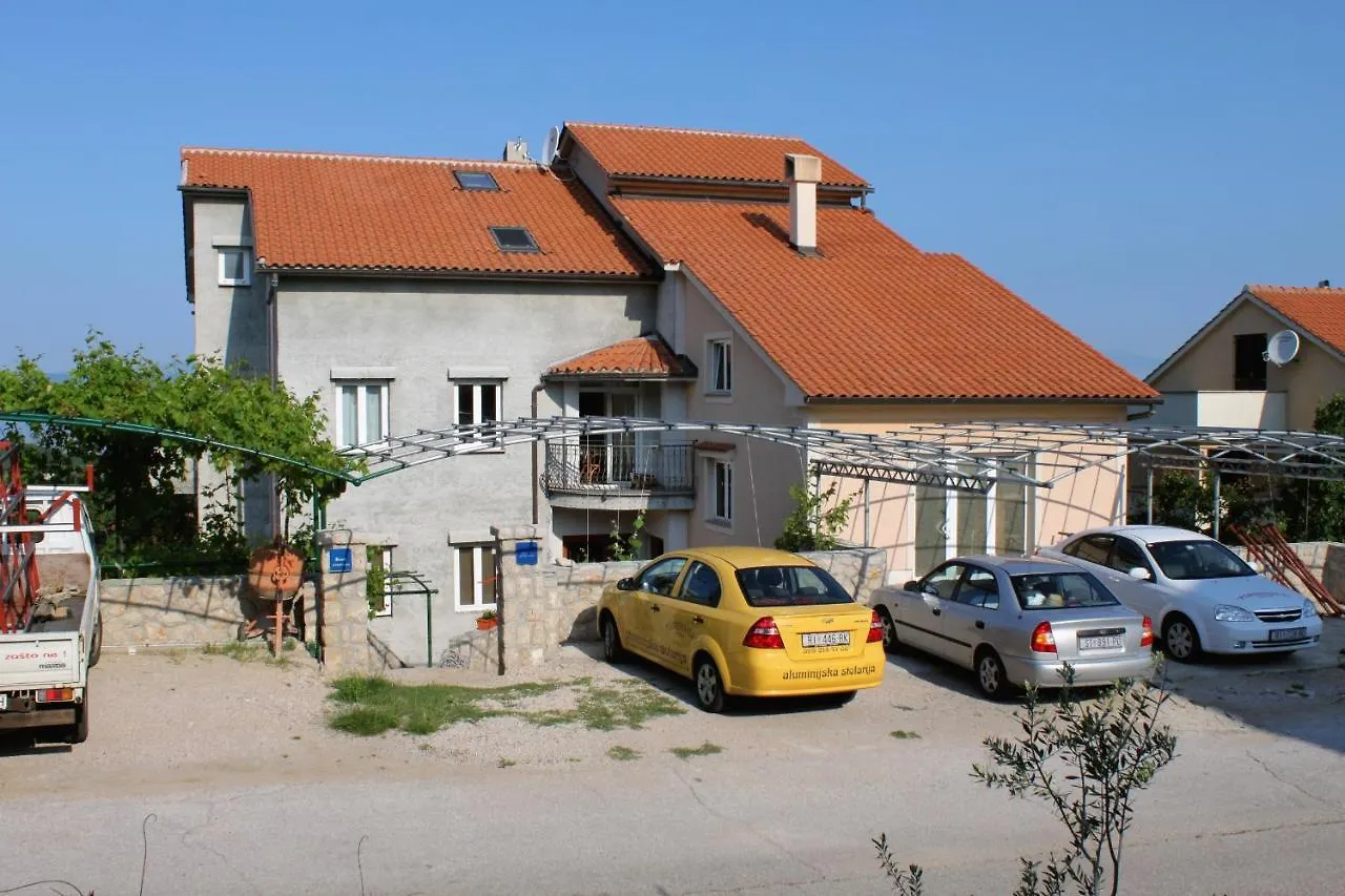 Apartments And Rooms With Parking Space Njivice, Krk - 5458 3*, Njivice Croatia