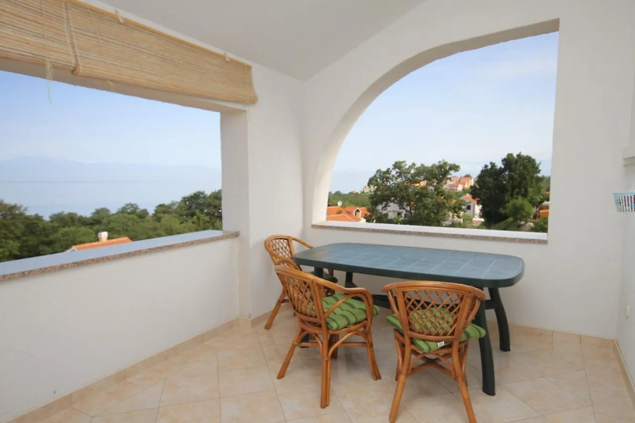 Apartments And Rooms With Parking Space Njivice, Krk - 5458 Gostinjska kuća Njivice