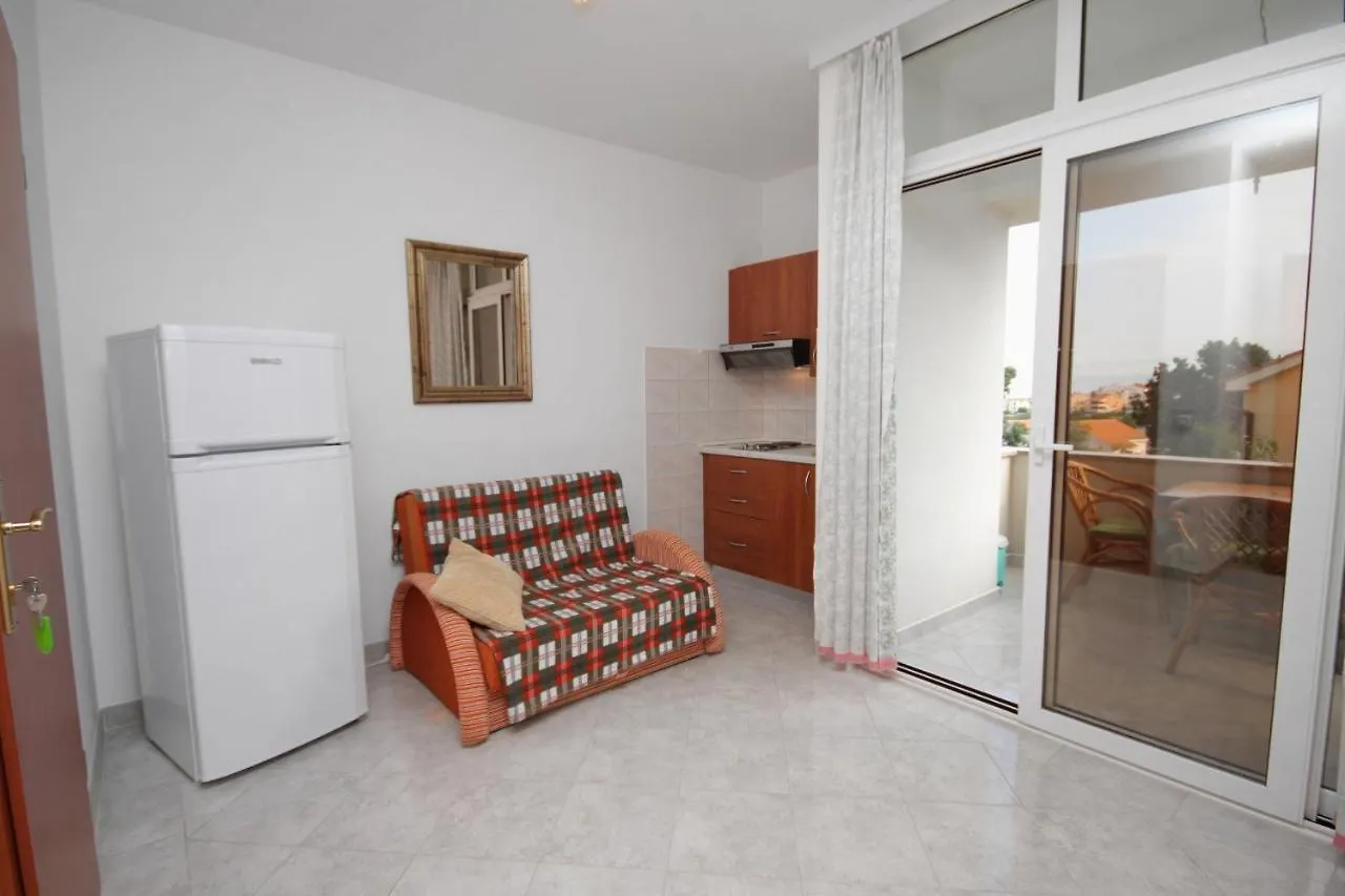 *** بيت ضيافة Apartments And Rooms With Parking Space Njivice, Krk - 5458 كرواتيا