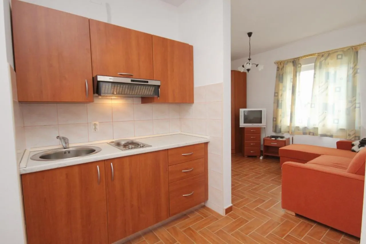 Apartments And Rooms With Parking Space Njivice, Krk - 5458 كرواتيا